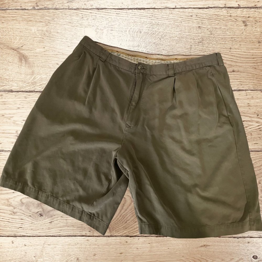 Tommy Bahama Pleated Shorts, Solid Green, 42" (P051723-1)